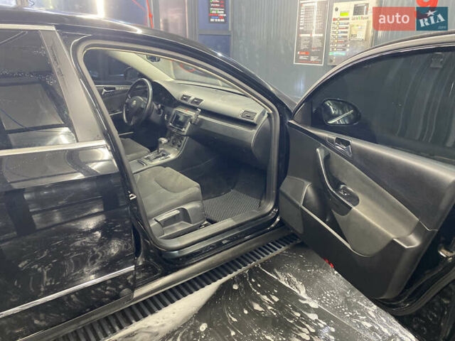 Черный Фольксваген Пассат, объемом двигателя 1.98 л и пробегом 215 тыс. км за 4550 $, фото 12 на Automoto.ua