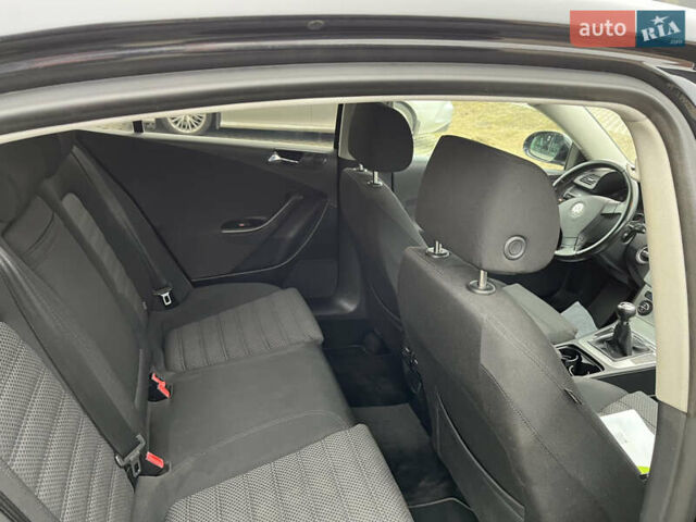 Черный Фольксваген Пассат, объемом двигателя 1.6 л и пробегом 340 тыс. км за 5700 $, фото 10 на Automoto.ua