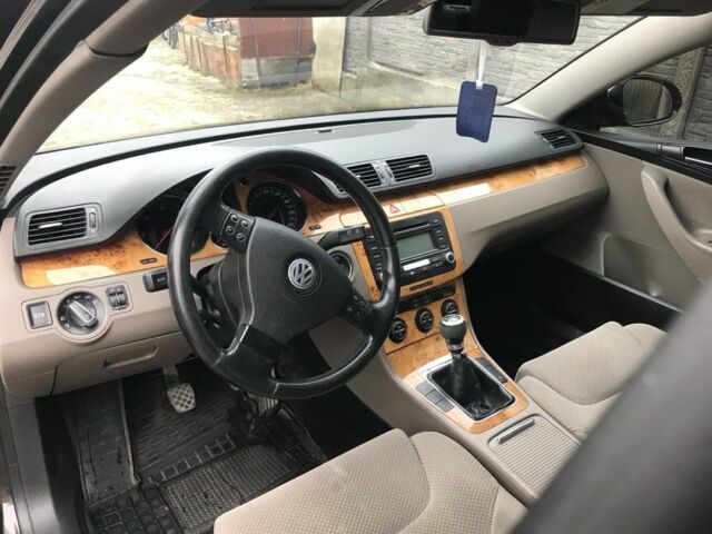 Черный Фольксваген Пассат, объемом двигателя 2 л и пробегом 330 тыс. км за 5200 $, фото 16 на Automoto.ua