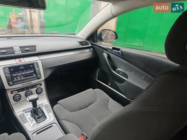 Чорний Фольксваген Пассат, об'ємом двигуна 2 л та пробігом 112 тис. км за 6950 $, фото 28 на Automoto.ua