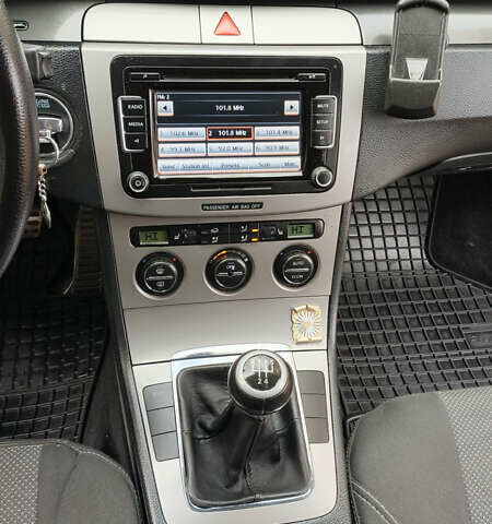 Чорний Фольксваген Пассат, об'ємом двигуна 1.9 л та пробігом 366 тис. км за 5850 $, фото 28 на Automoto.ua