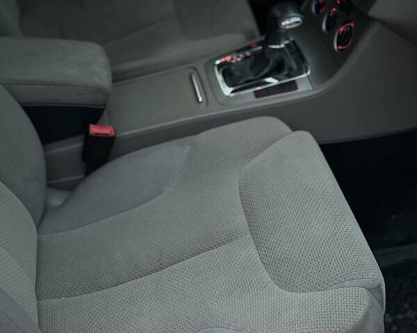 Черный Фольксваген Пассат, объемом двигателя 2 л и пробегом 270 тыс. км за 4600 $, фото 9 на Automoto.ua