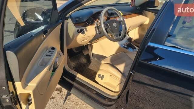 Черный Фольксваген Пассат, объемом двигателя 1.98 л и пробегом 265 тыс. км за 5800 $, фото 8 на Automoto.ua