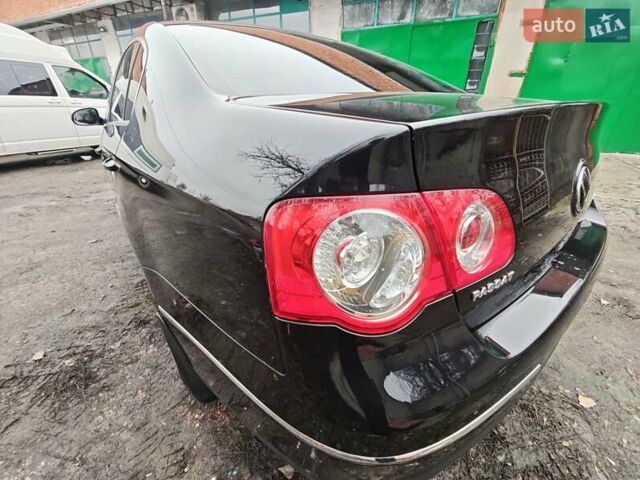 Чорний Фольксваген Пассат, об'ємом двигуна 2 л та пробігом 112 тис. км за 6950 $, фото 44 на Automoto.ua