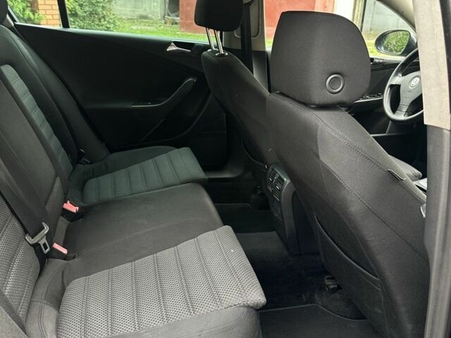 Черный Фольксваген Пассат, объемом двигателя 2 л и пробегом 330 тыс. км за 2450 $, фото 20 на Automoto.ua