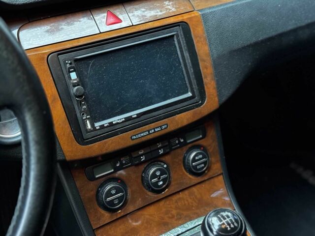 Чорний Фольксваген Пассат, об'ємом двигуна 2 л та пробігом 266 тис. км за 5290 $, фото 13 на Automoto.ua