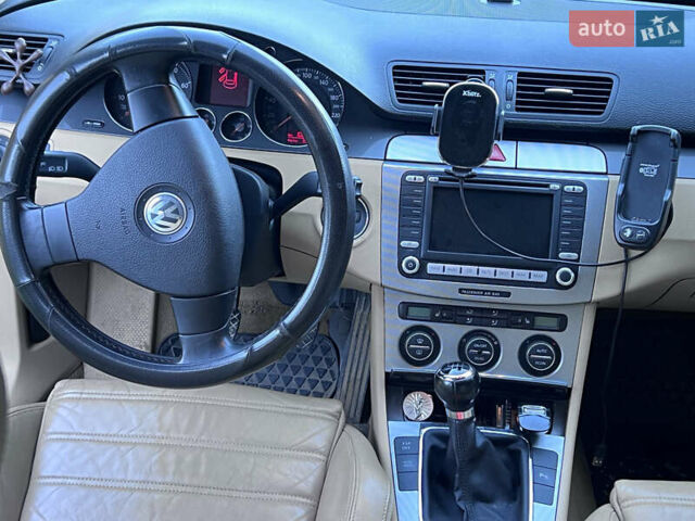 Черный Фольксваген Пассат, объемом двигателя 2 л и пробегом 101 тыс. км за 9500 $, фото 12 на Automoto.ua