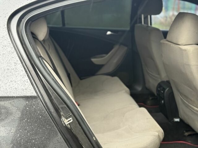 Чорний Фольксваген Пассат, об'ємом двигуна 2 л та пробігом 300 тис. км за 5700 $, фото 15 на Automoto.ua