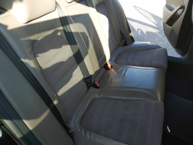 Черный Фольксваген Пассат, объемом двигателя 2 л и пробегом 230 тыс. км за 6500 $, фото 12 на Automoto.ua