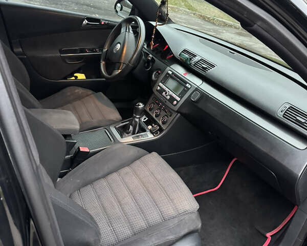 Черный Фольксваген Пассат, объемом двигателя 2 л и пробегом 370 тыс. км за 7000 $, фото 10 на Automoto.ua