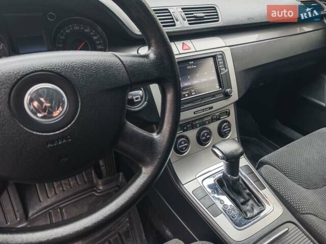 Чорний Фольксваген Пассат, об'ємом двигуна 2 л та пробігом 112 тис. км за 6950 $, фото 19 на Automoto.ua