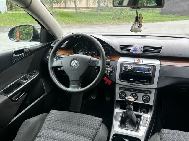 Черный Фольксваген Пассат, объемом двигателя 2 л и пробегом 330 тыс. км за 2450 $, фото 22 на Automoto.ua