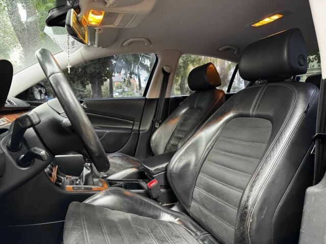 Чорний Фольксваген Пассат, об'ємом двигуна 2 л та пробігом 266 тис. км за 5290 $, фото 10 на Automoto.ua