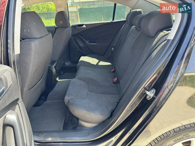 Чорний Фольксваген Пассат, об'ємом двигуна 2 л та пробігом 251 тис. км за 4899 $, фото 31 на Automoto.ua