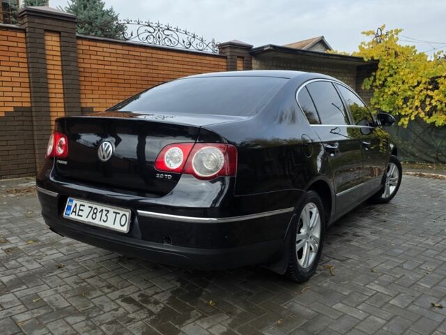 Фольксваген Пассат 2006 в Кривом Роге на Automoto.ua Черный Фольксваген Пассат, объемом двигателя 2 л и пробегом 300 тыс. км за 5999 $, фото 4 на Automoto.ua
