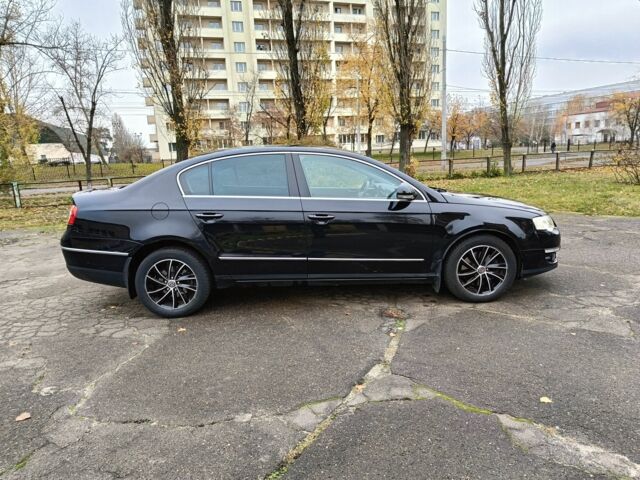 Черный Фольксваген Пассат, объемом двигателя 2 л и пробегом 266 тыс. км за 4950 $, фото 2 на Automoto.ua