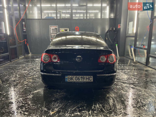 Черный Фольксваген Пассат, объемом двигателя 1.98 л и пробегом 215 тыс. км за 4550 $, фото 5 на Automoto.ua