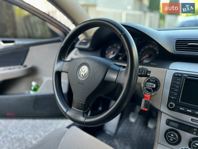 Черный Фольксваген Пассат, объемом двигателя 2 л и пробегом 360 тыс. км за 4900 $, фото 16 на Automoto.ua
