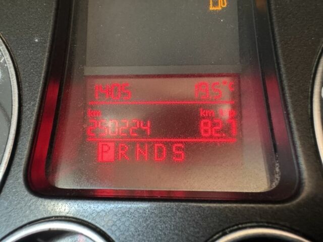 Черный Фольксваген Пассат, объемом двигателя 2 л и пробегом 251 тыс. км за 4800 $, фото 10 на Automoto.ua