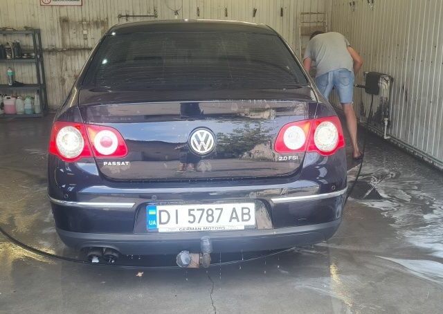 Черный Фольксваген Пассат, объемом двигателя 2 л и пробегом 320 тыс. км за 5200 $, фото 4 на Automoto.ua