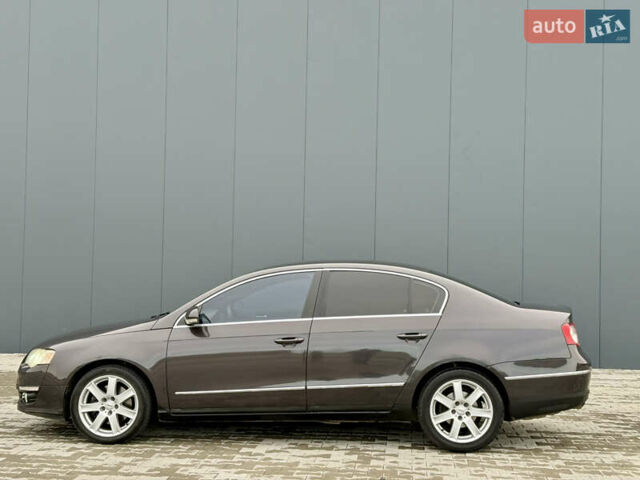 Чорний Фольксваген Пассат, об'ємом двигуна 2 л та пробігом 390 тис. км за 5599 $, фото 6 на Automoto.ua