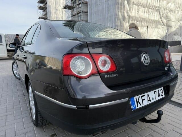 Черный Фольксваген Пассат, объемом двигателя 0 л и пробегом 250 тыс. км за 2000 $, фото 2 на Automoto.ua