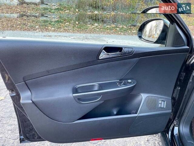 Черный Фольксваген Пассат, объемом двигателя 1.6 л и пробегом 270 тыс. км за 6000 $, фото 5 на Automoto.ua