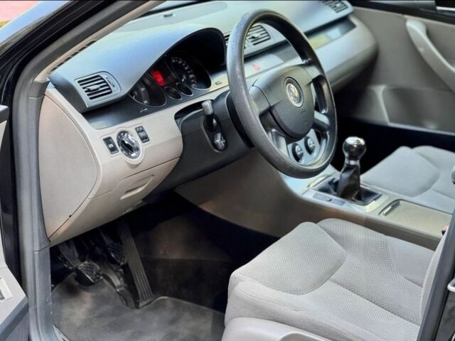 Чорний Фольксваген Пассат, об'ємом двигуна 1.9 л та пробігом 245 тис. км за 1950 $, фото 10 на Automoto.ua