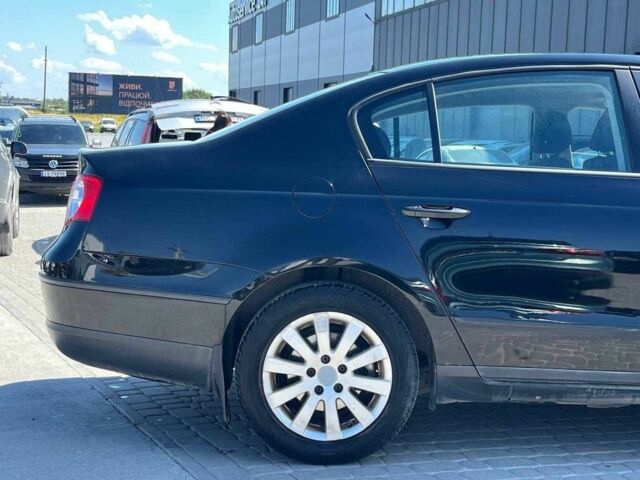 Чорний Фольксваген Пассат, об'ємом двигуна 2 л та пробігом 164 тис. км за 5790 $, фото 4 на Automoto.ua