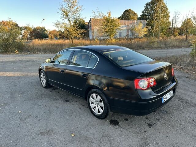 Черный Фольксваген Пассат, объемом двигателя 0 л и пробегом 290 тыс. км за 2950 $, фото 9 на Automoto.ua