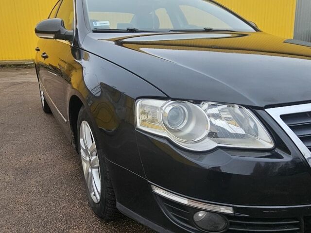 Черный Фольксваген Пассат, объемом двигателя 2 л и пробегом 340 тыс. км за 2857 $, фото 9 на Automoto.ua