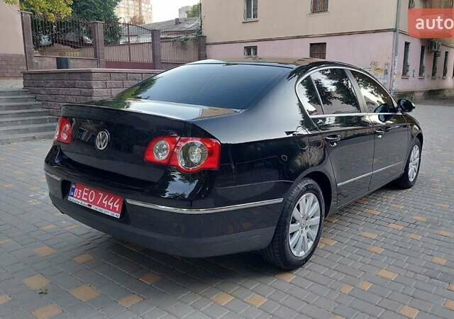 Черный Фольксваген Пассат, объемом двигателя 0 л и пробегом 186 тыс. км за 7777 $, фото 11 на Automoto.ua