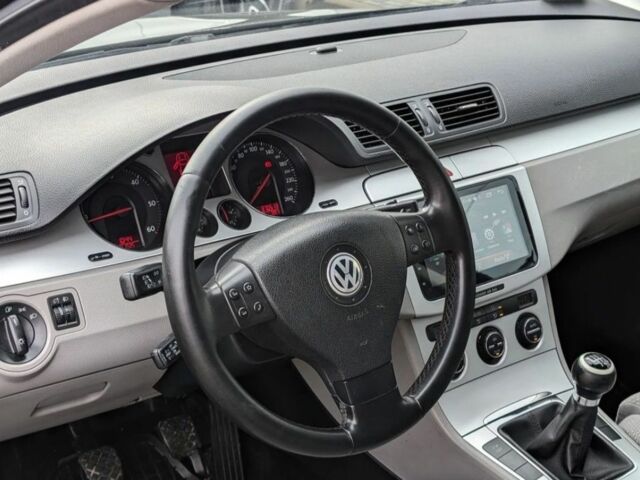 Черный Фольксваген Пассат, объемом двигателя 1.9 л и пробегом 298 тыс. км за 2200 $, фото 5 на Automoto.ua