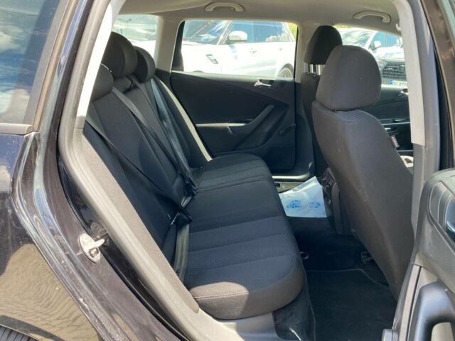 Черный Фольксваген Пассат, объемом двигателя 1.6 л и пробегом 285 тыс. км за 6500 $, фото 18 на Automoto.ua