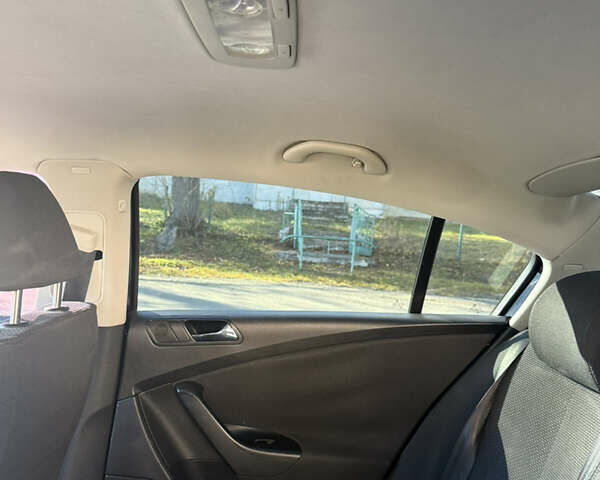 Черный Фольксваген Пассат, объемом двигателя 1.97 л и пробегом 326 тыс. км за 5500 $, фото 12 на Automoto.ua