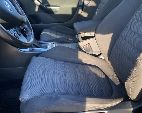 Черный Фольксваген Пассат, объемом двигателя 2 л и пробегом 370 тыс. км за 2650 $, фото 6 на Automoto.ua