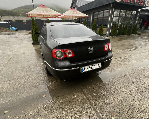 Фольксваген Пассат 2007 в Виноградове на Automoto.ua Черный Фольксваген Пассат, объемом двигателя 2 л и пробегом 300 тыс. км за 4999 $, фото 5 на Automoto.ua