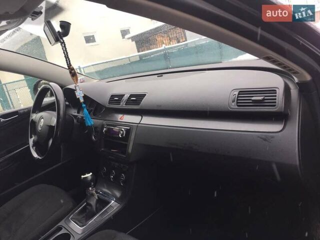 Черный Фольксваген Пассат, объемом двигателя 2 л и пробегом 201 тыс. км за 6500 $, фото 12 на Automoto.ua