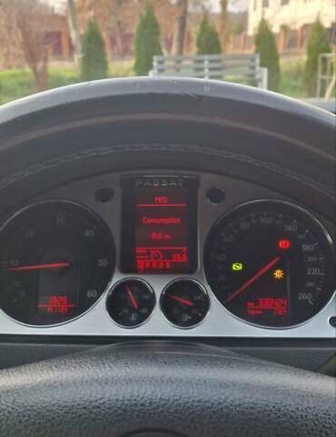 Черный Фольксваген Пассат, объемом двигателя 1.97 л и пробегом 338 тыс. км за 5900 $, фото 5 на Automoto.ua