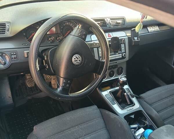 Чорний Фольксваген Пассат, об'ємом двигуна 1.97 л та пробігом 205 тис. км за 7200 $, фото 2 на Automoto.ua