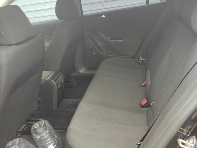 Чорний Фольксваген Пассат, об'ємом двигуна 1.6 л та пробігом 228 тис. км за 7200 $, фото 13 на Automoto.ua