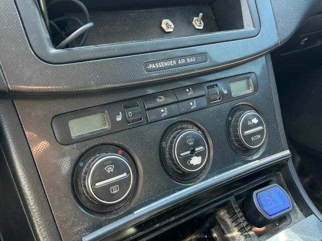 Чорний Фольксваген Пассат, об'ємом двигуна 2 л та пробігом 164 тис. км за 5790 $, фото 18 на Automoto.ua