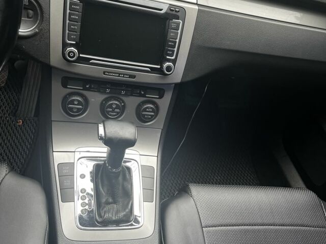 Черный Фольксваген Пассат, объемом двигателя 2 л и пробегом 204 тыс. км за 6800 $, фото 12 на Automoto.ua