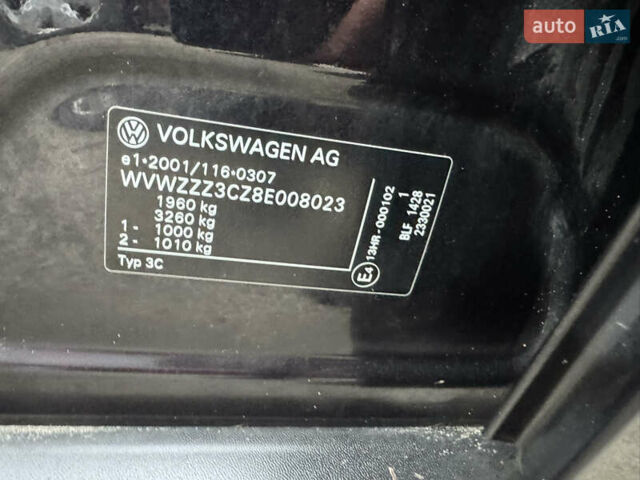 Чорний Фольксваген Пассат, об'ємом двигуна 1.6 л та пробігом 208 тис. км за 6490 $, фото 27 на Automoto.ua