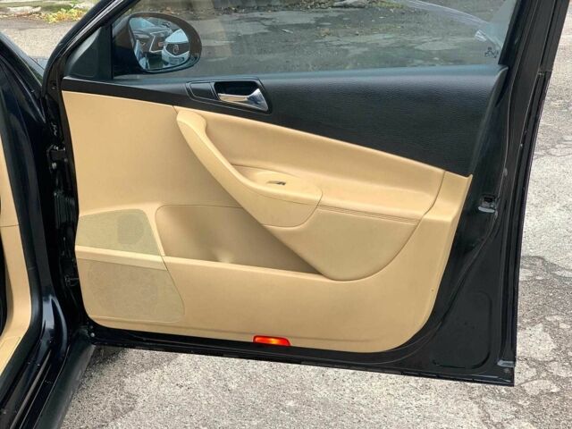 Черный Фольксваген Пассат, объемом двигателя 2 л и пробегом 365 тыс. км за 6690 $, фото 18 на Automoto.ua