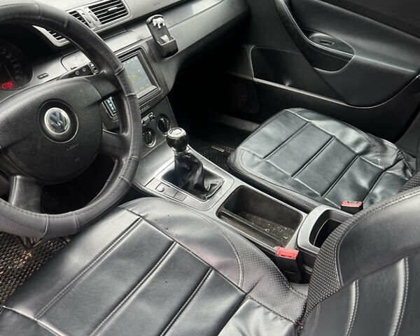 Фольксваген Пассат 2007 в Виноградове на Automoto.ua Черный Фольксваген Пассат, объемом двигателя 2 л и пробегом 300 тыс. км за 4999 $, фото 9 на Automoto.ua