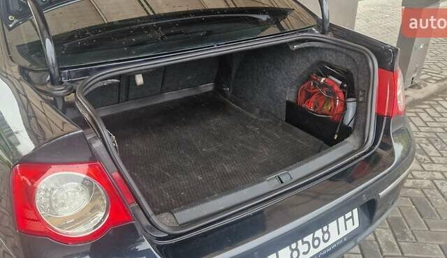 Чорний Фольксваген Пассат, об'ємом двигуна 2 л та пробігом 269 тис. км за 6500 $, фото 9 на Automoto.ua