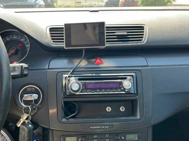 Чорний Фольксваген Пассат, об'ємом двигуна 2 л та пробігом 164 тис. км за 5790 $, фото 19 на Automoto.ua