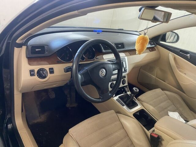 Черный Фольксваген Пассат, объемом двигателя 2 л и пробегом 250 тыс. км за 6100 $, фото 12 на Automoto.ua