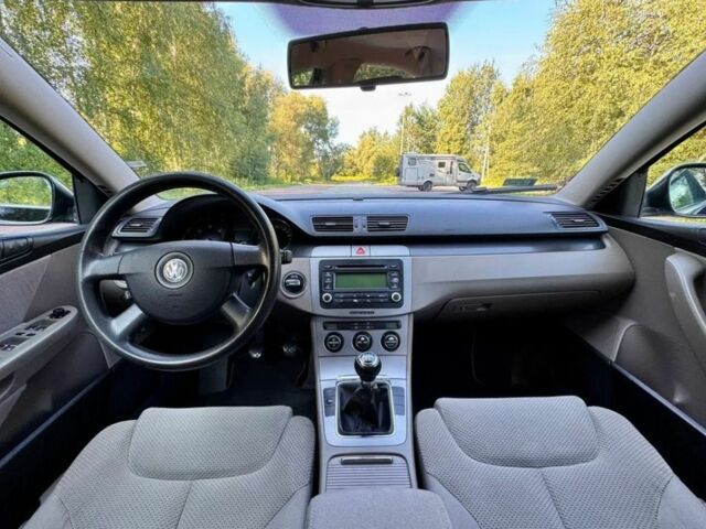 Черный Фольксваген Пассат, объемом двигателя 1.9 л и пробегом 265 тыс. км за 2631 $, фото 7 на Automoto.ua